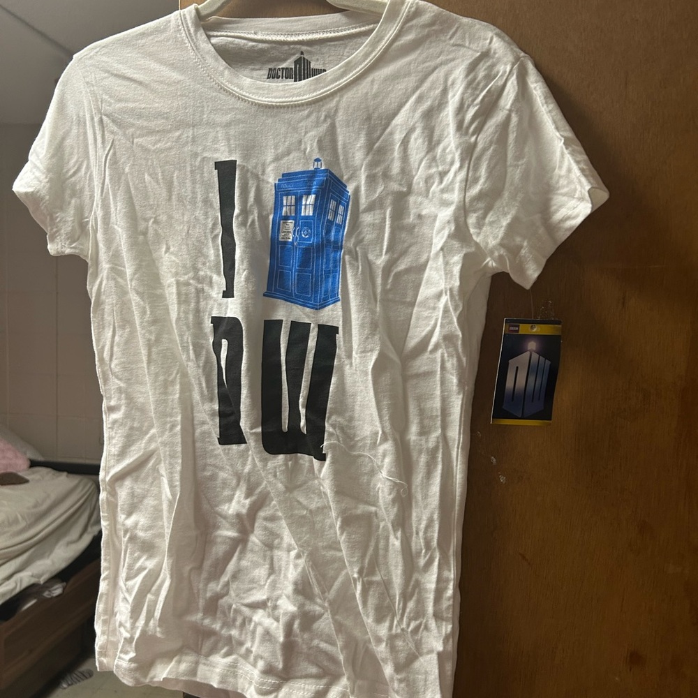 Doctor who I love the tardis shirt MEDIUM with tags